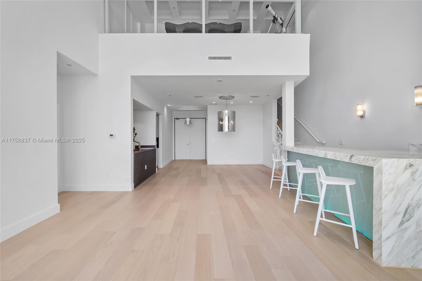 IL VILLAGGIO ON SOUTH BEA - Residential