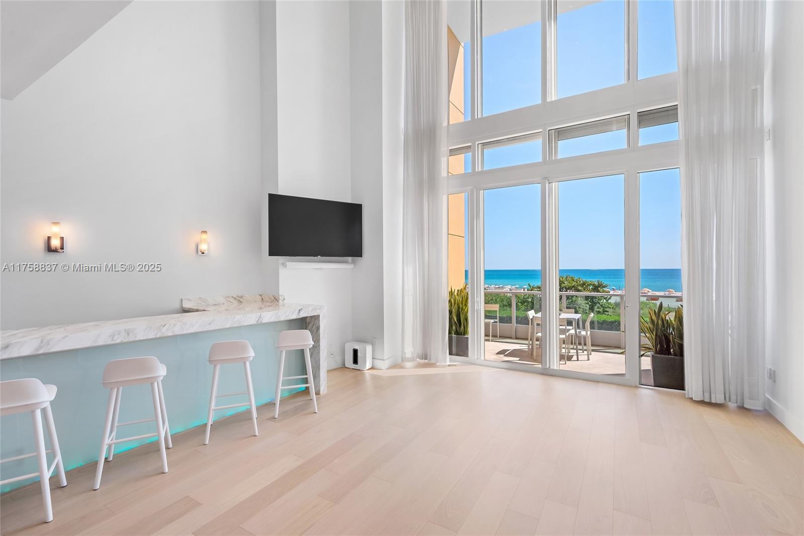 IL VILLAGGIO ON SOUTH BEA - Residential