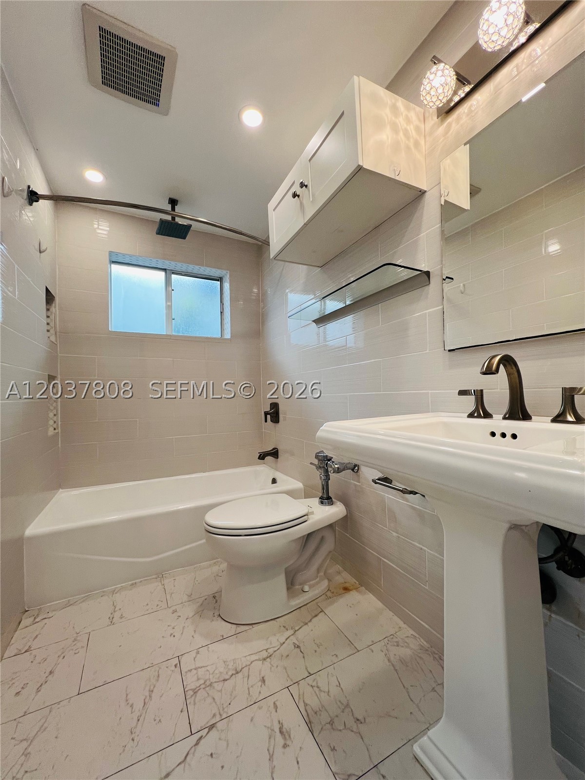 LUCY CONDO - Residential Lease