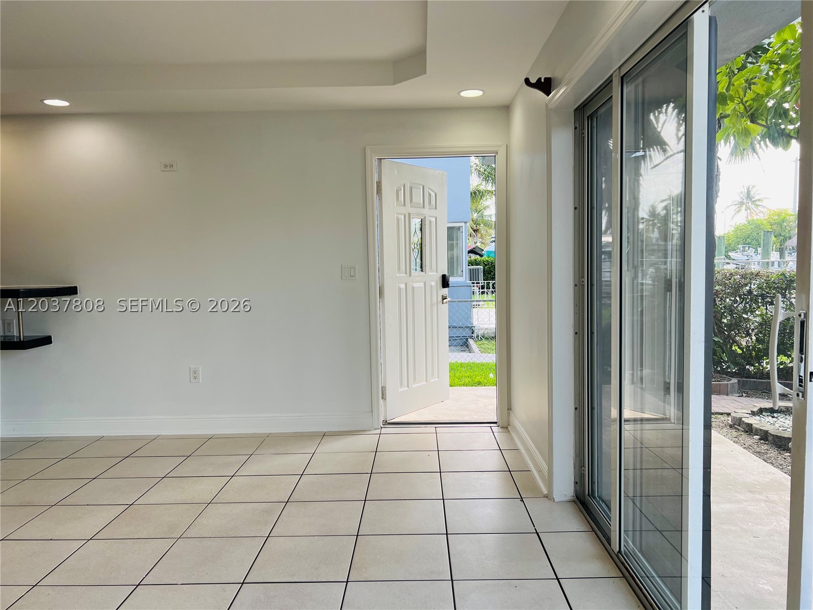 LUCY CONDO - Residential Lease