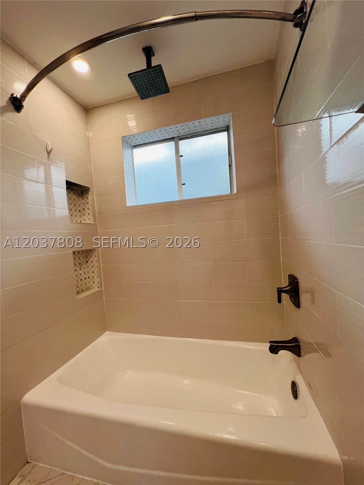LUCY CONDO - Residential Lease