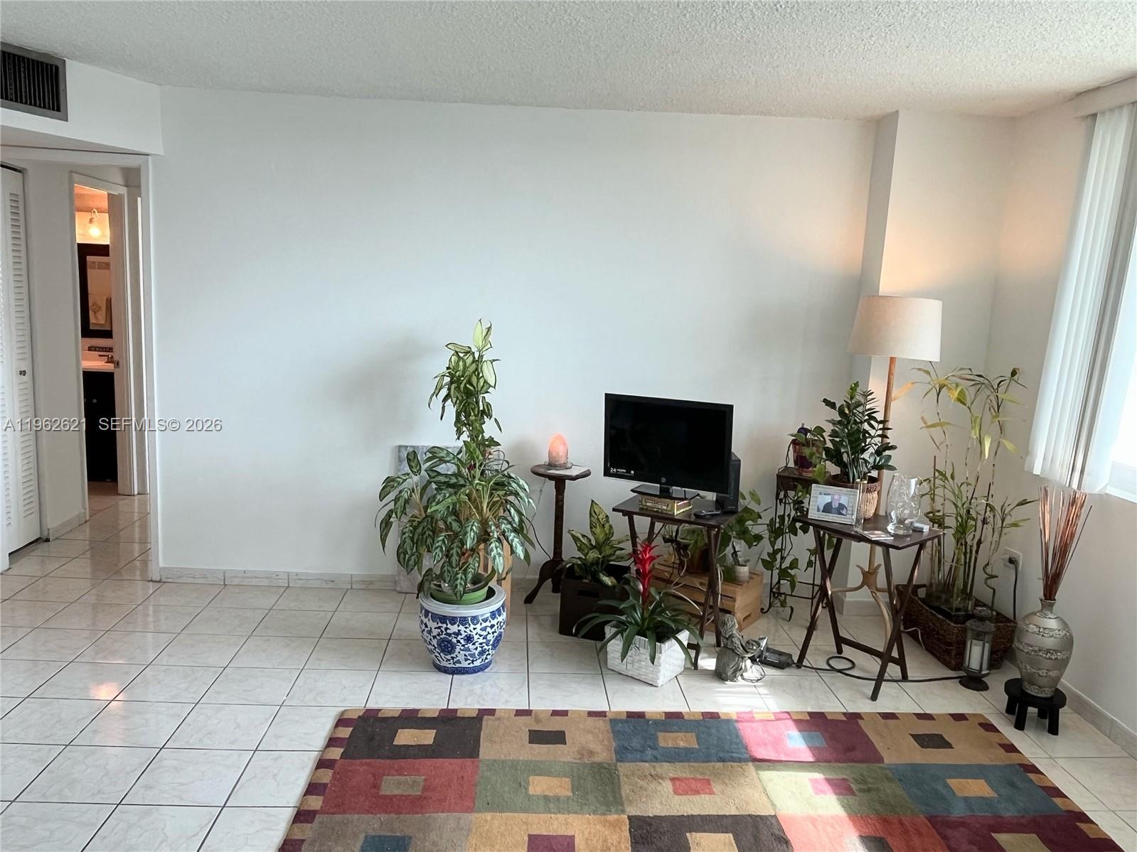 BURLEIGH HOUSE CONDO - Residential