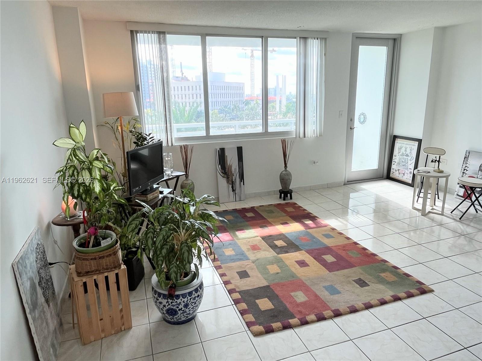 BURLEIGH HOUSE CONDO - Residential