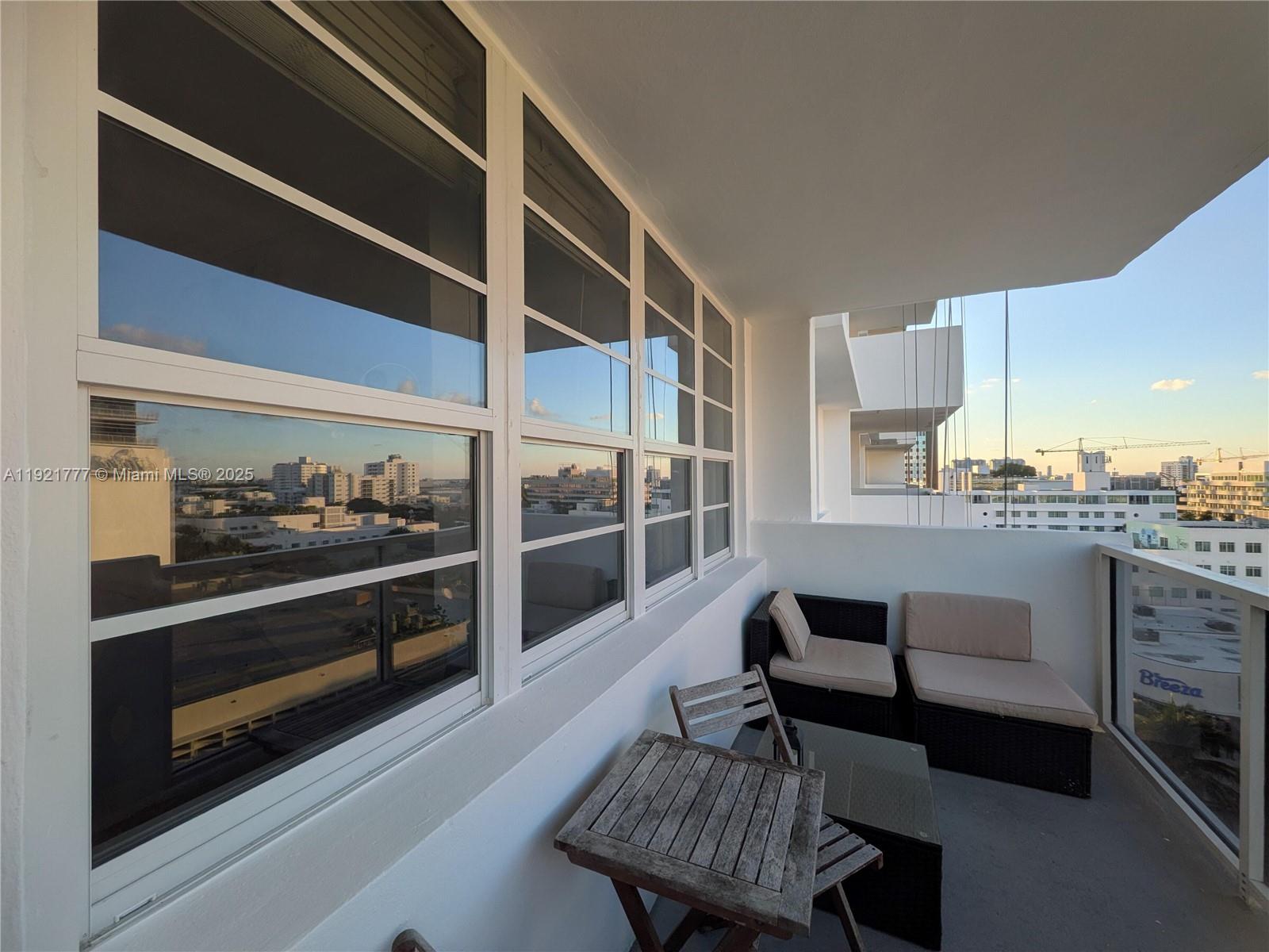 THE DECOPLAGE CONDO - Residential