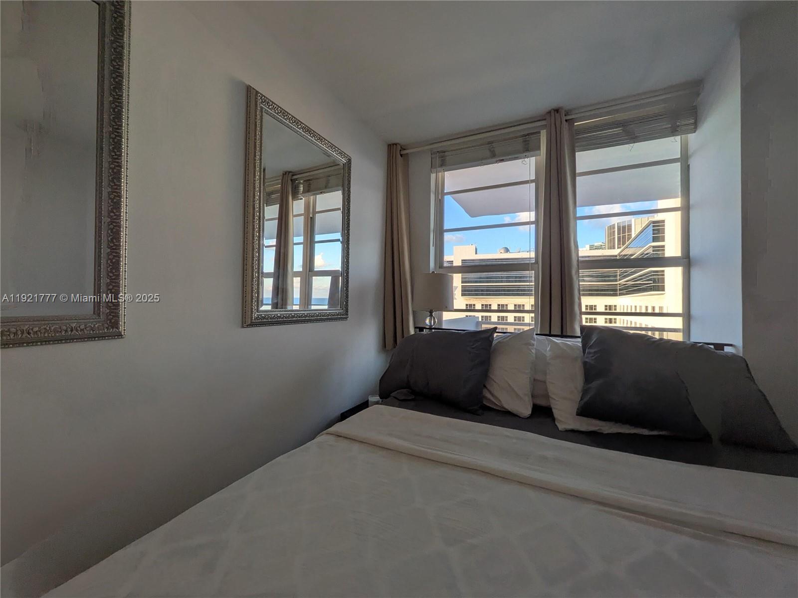 THE DECOPLAGE CONDO - Residential