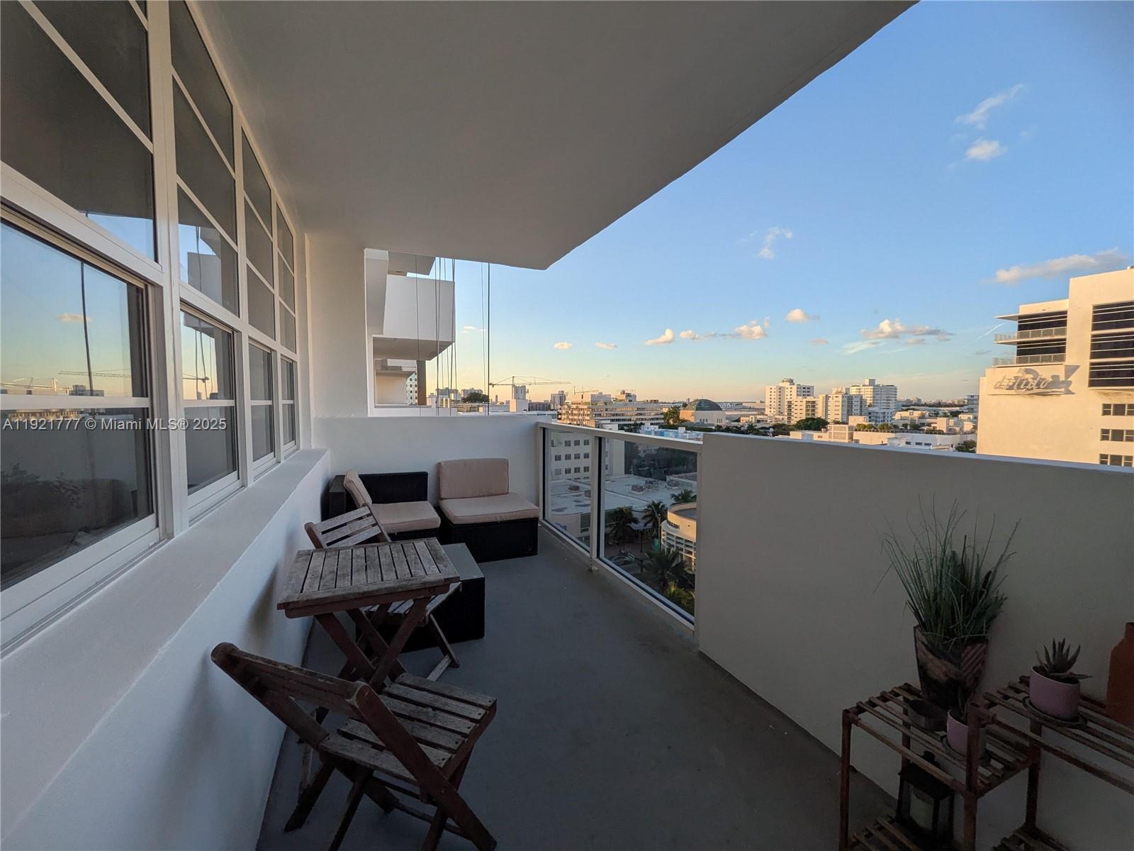 THE DECOPLAGE CONDO - Residential