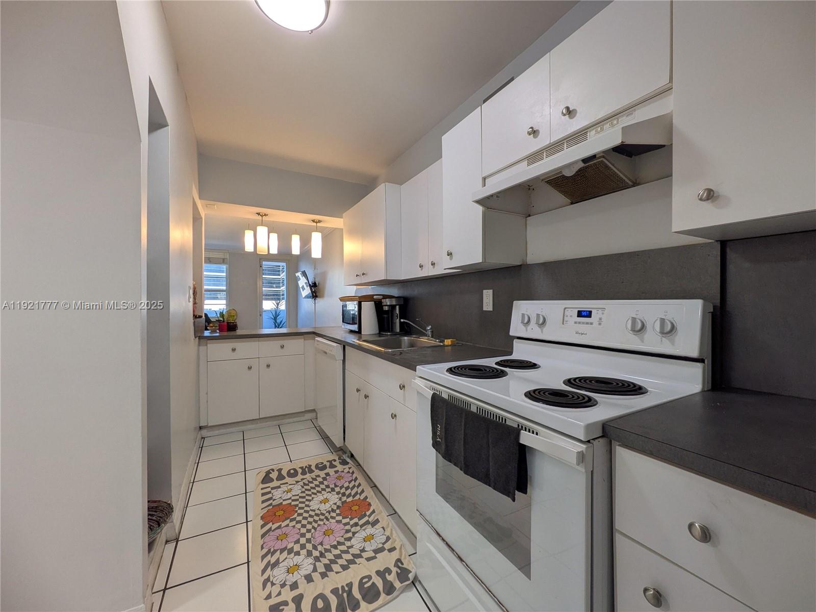 THE DECOPLAGE CONDO - Residential