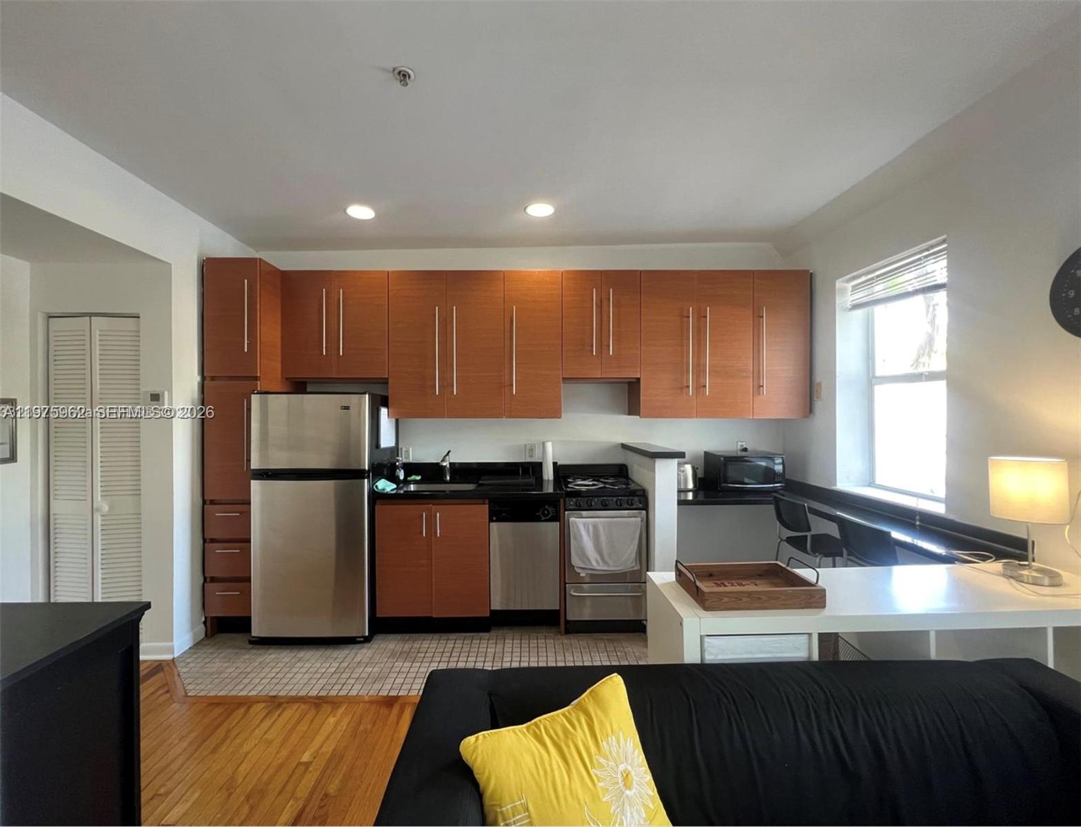 HAMILTON CONDO - Residential Lease