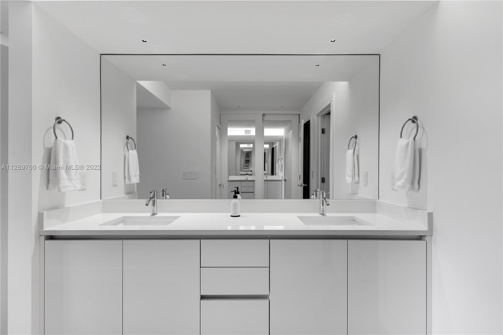 COMMODORE CLUB WEST CONDO - Residential Lease