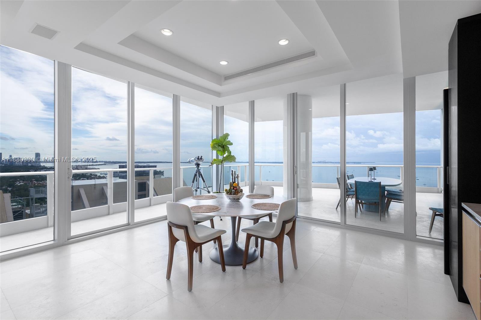 GROVENOR HOUSE CONDO - Residential