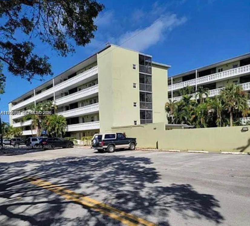 SANTA MONICA CONDOMINIUM - Residential Lease