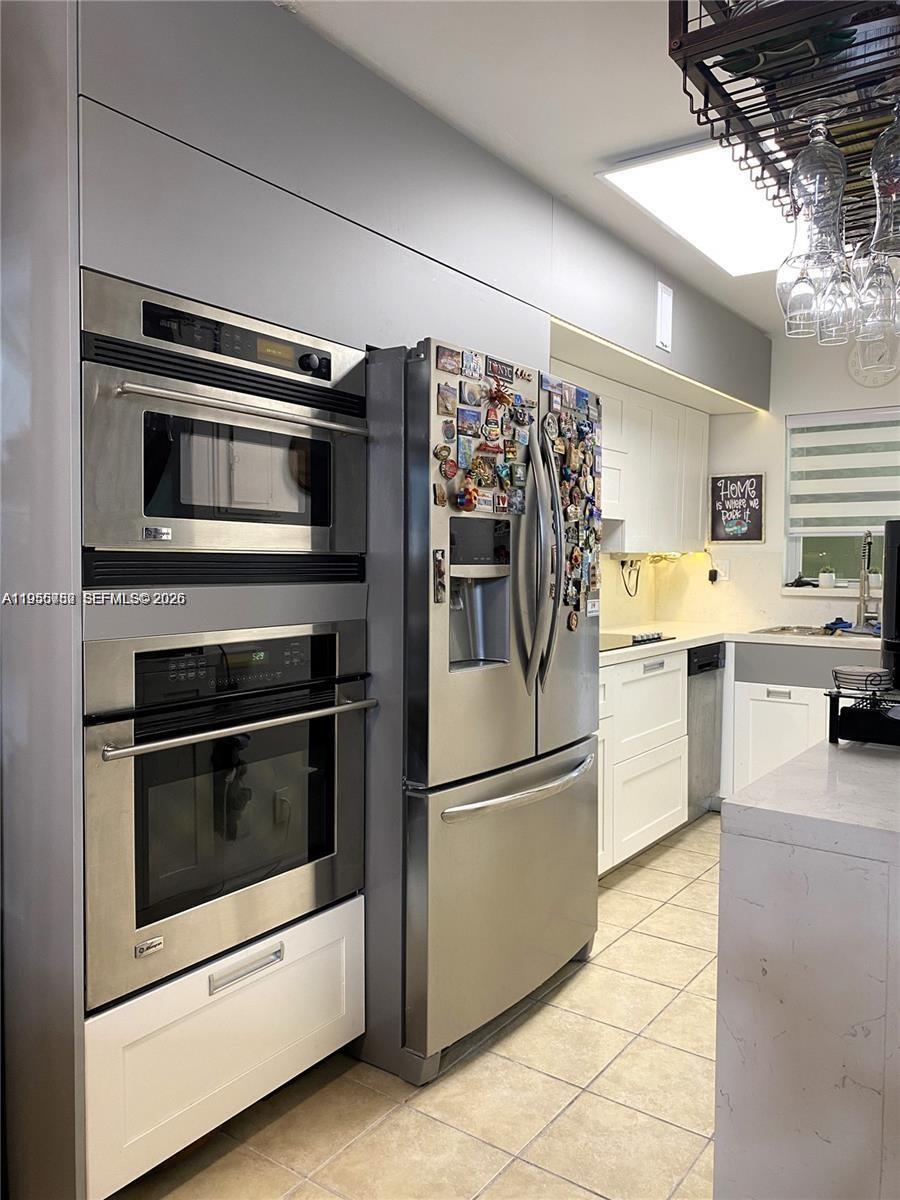 SANTA MONICA CONDOMINIUM - Residential Lease