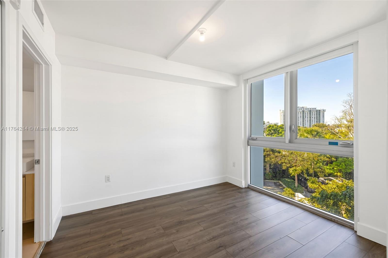 THE HIGHLANDS CONDO - Residential
