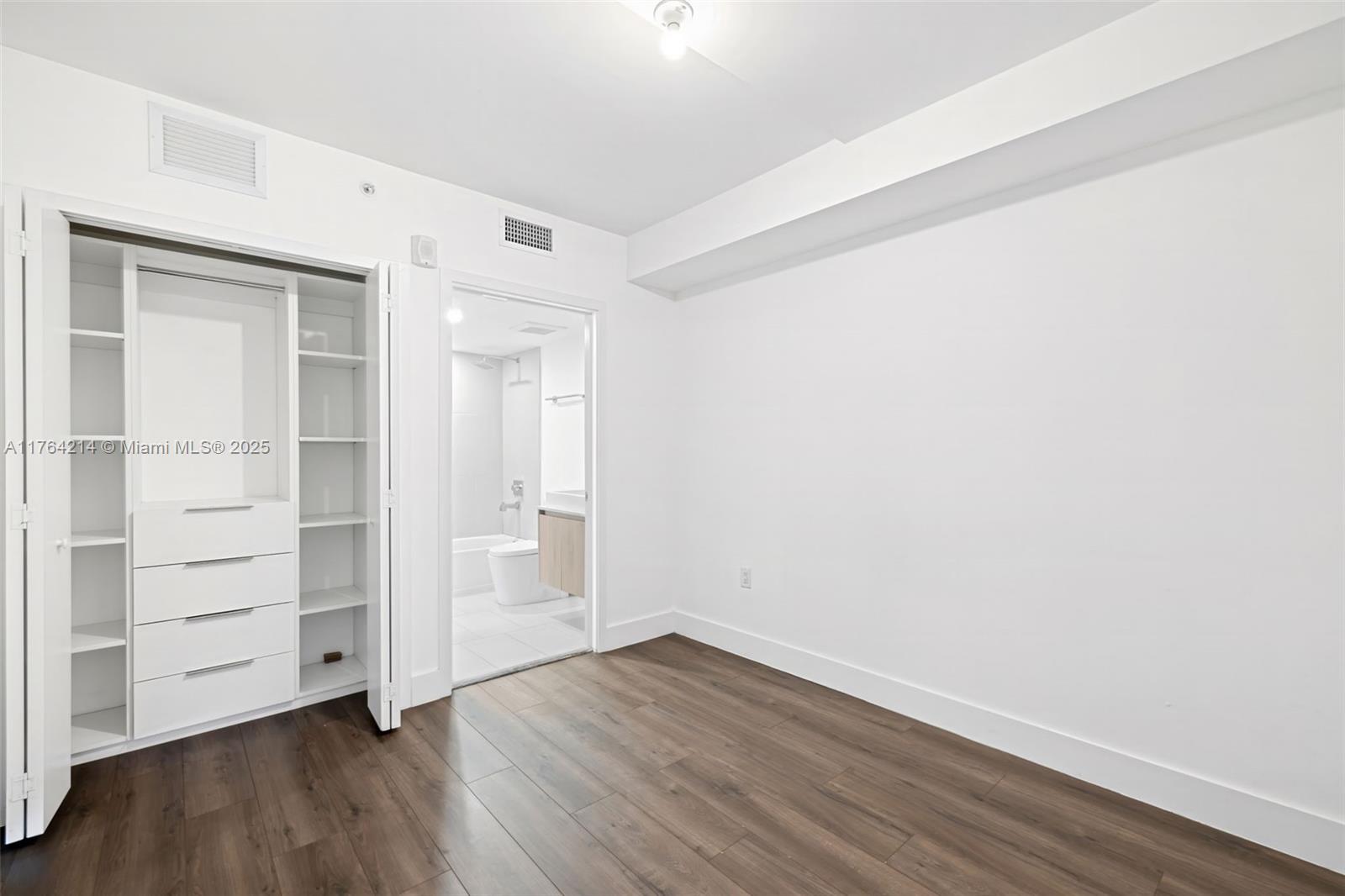 THE HIGHLANDS CONDO - Residential