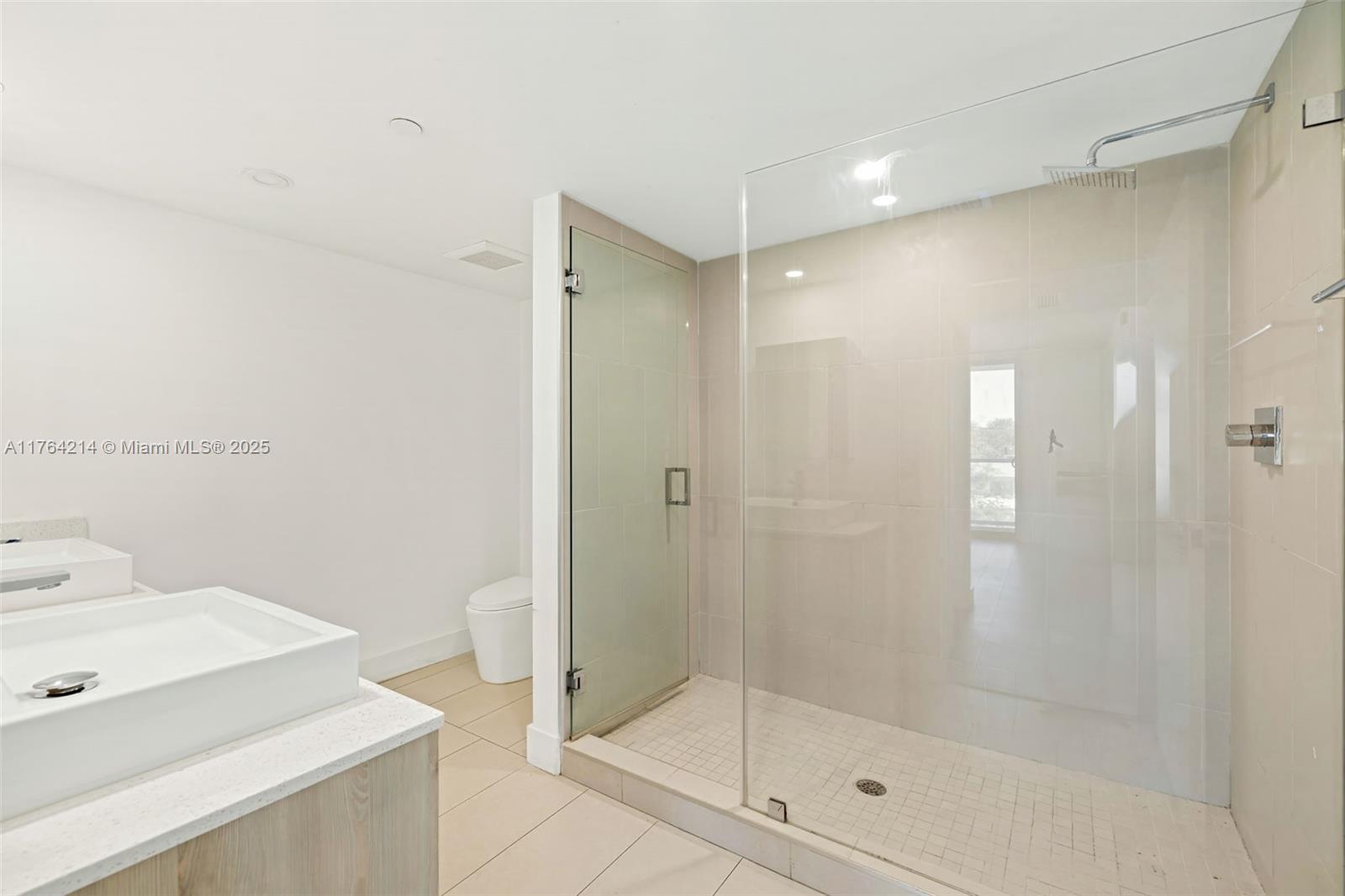 THE HIGHLANDS CONDO - Residential