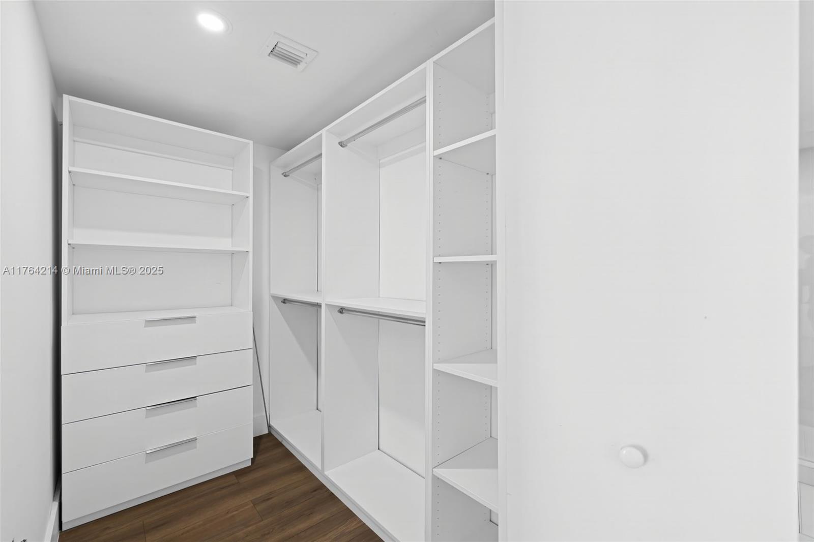 THE HIGHLANDS CONDO - Residential