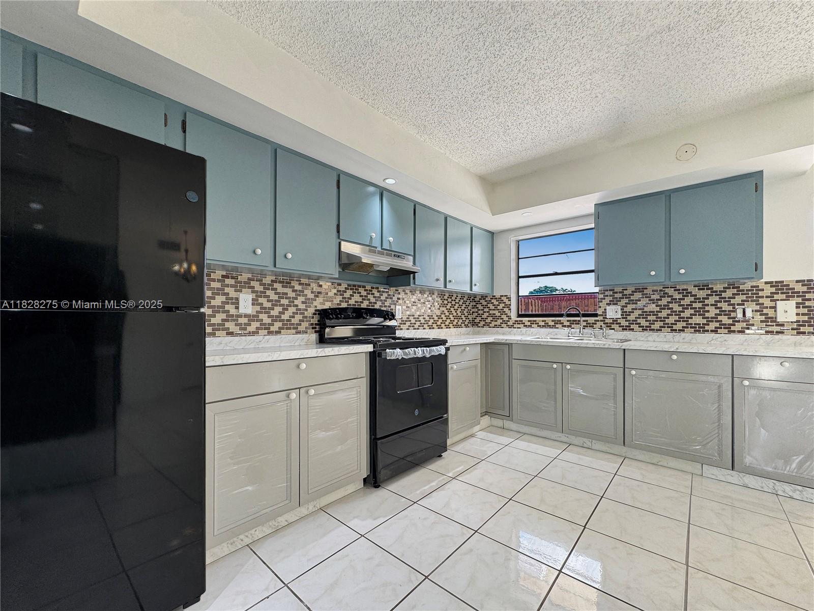 BAY TREE PATIO HOMES COND - Residential