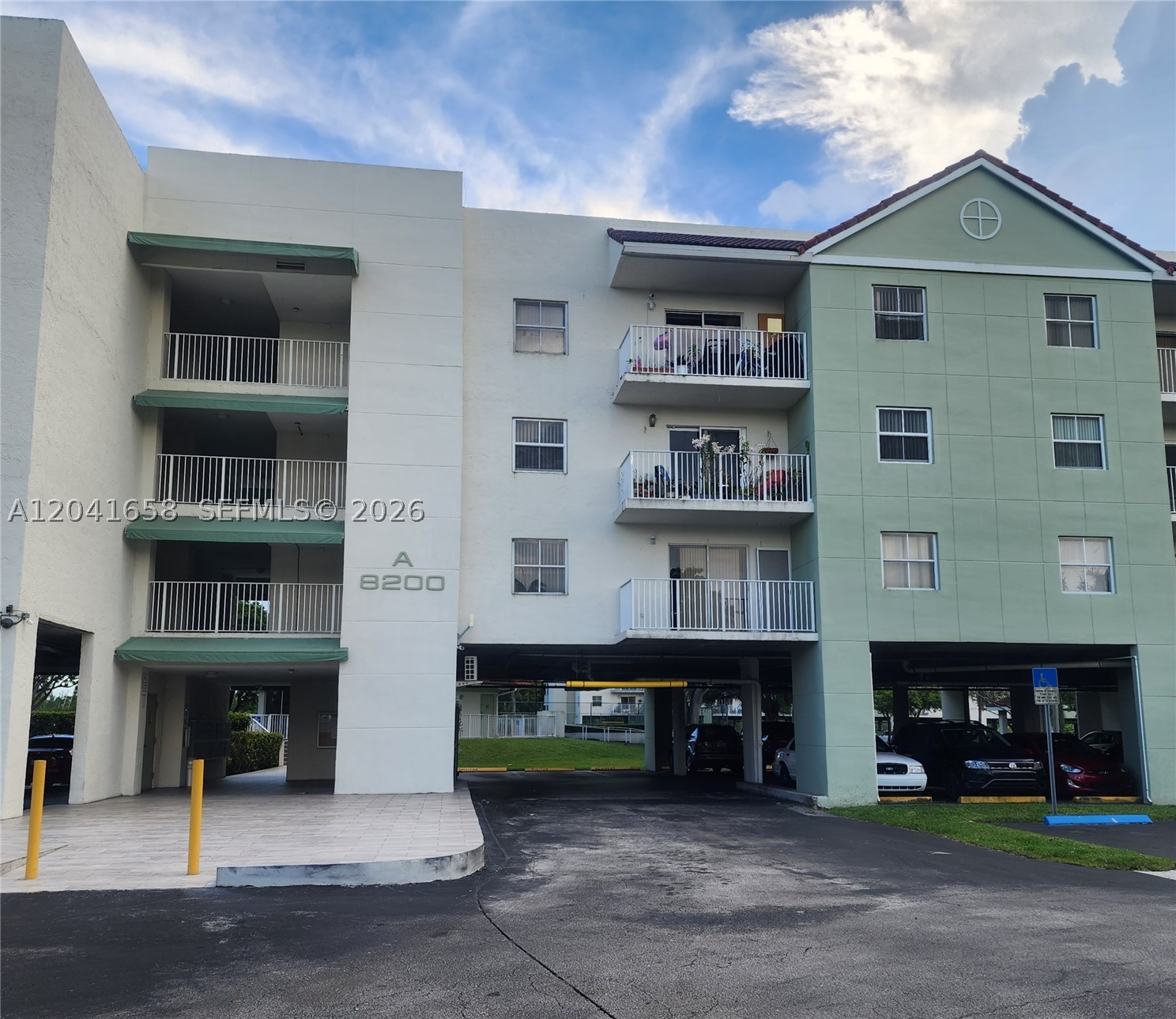FOR SALE! SPACIOUS & BRIGHT 2 BEDROOM APARTMENT! Beautiful and spacious apartment featuring 2 Master bedrooms, perfect for comfort and privacy. Separate kitchen, large living room and dining area. Tile flooring throughout. Band new A/c unit. Bright and open layout with balcony. Excellent location!!! Conveniently located near Black Point Marina, Baptist Hospital ER, supermarkets and shopping centers. Top-rated schools. Parks and recreational areas. Easy access to major highways. Perfect for families, professionals, or investors looking for move-in ready property in a highly desirable area. Seller motivated!