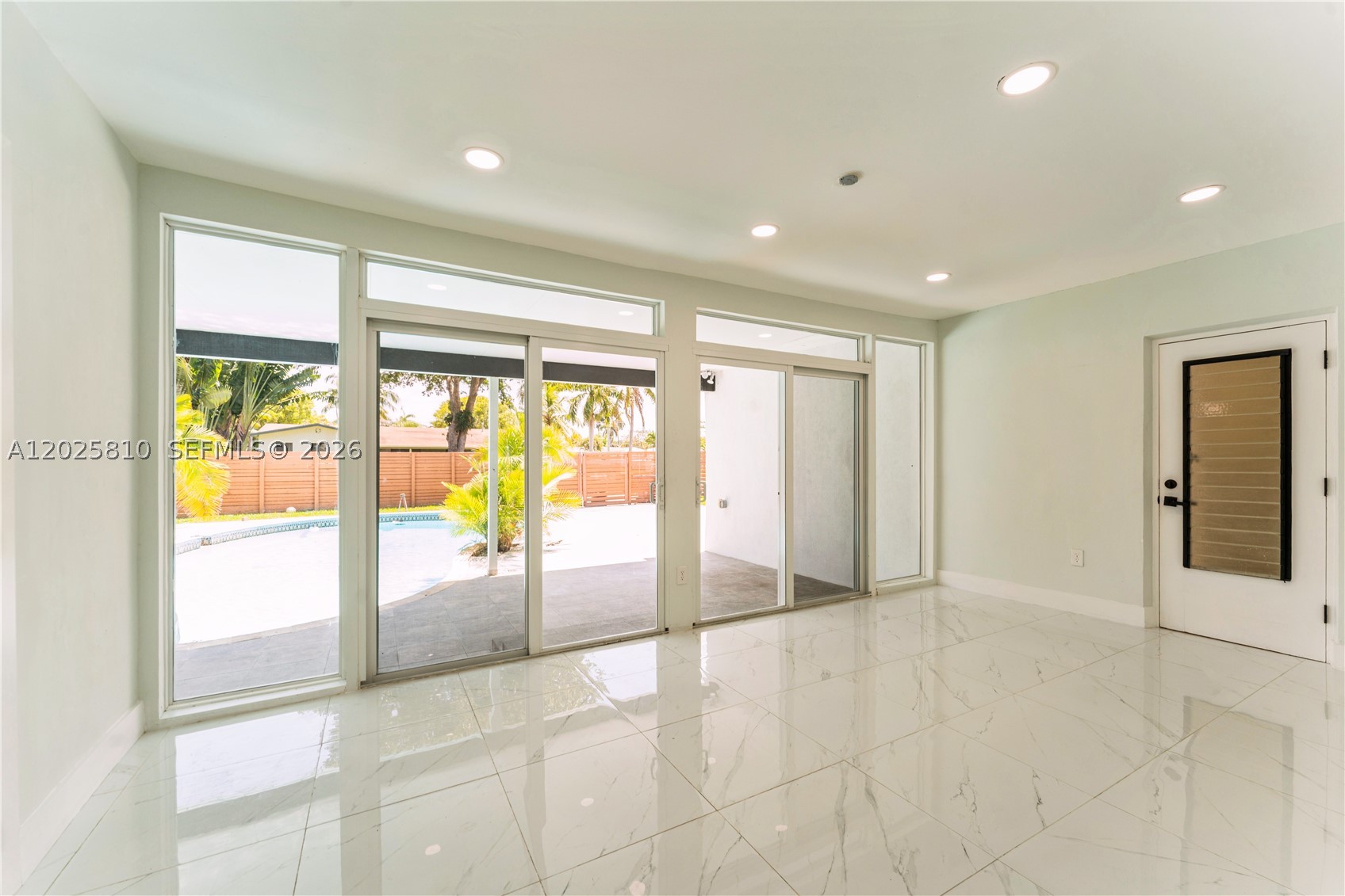 HOLLYWOOD HOMESITES HIGH - Residential