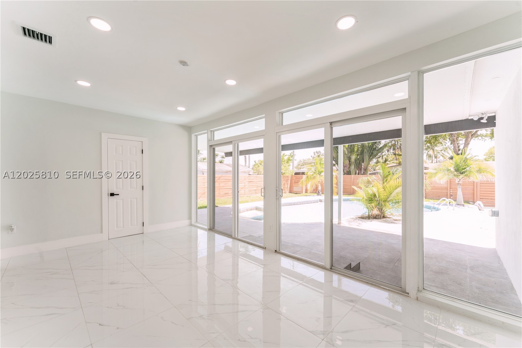 HOLLYWOOD HOMESITES HIGH - Residential