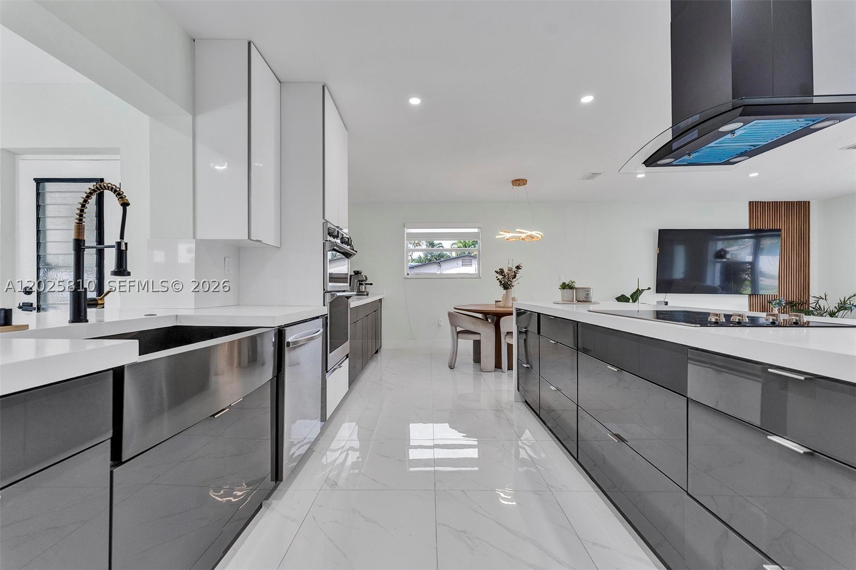 HOLLYWOOD HOMESITES HIGH - Residential