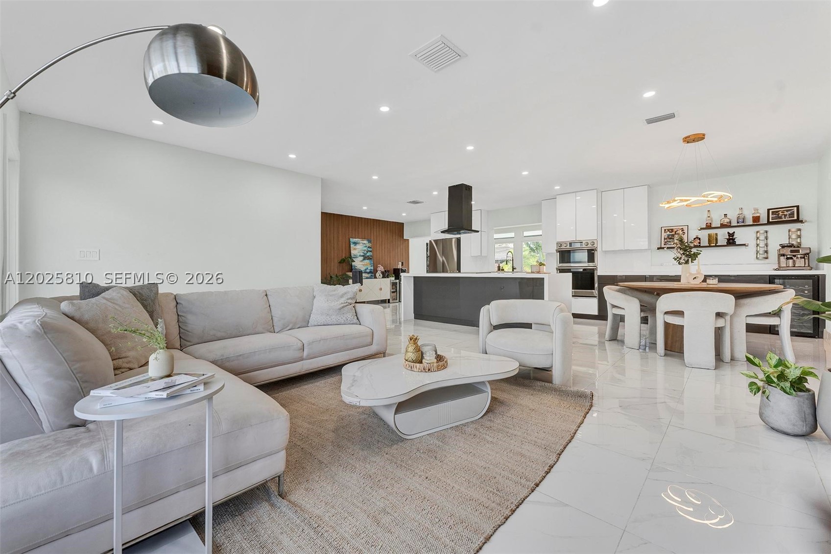 HOLLYWOOD HOMESITES HIGH - Residential