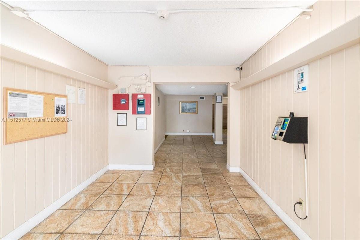 LUDLUM LAKE CONDO BLDG B - Residential