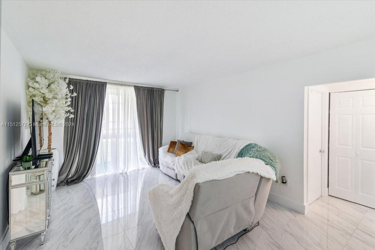 LUDLUM LAKE CONDO BLDG B - Residential