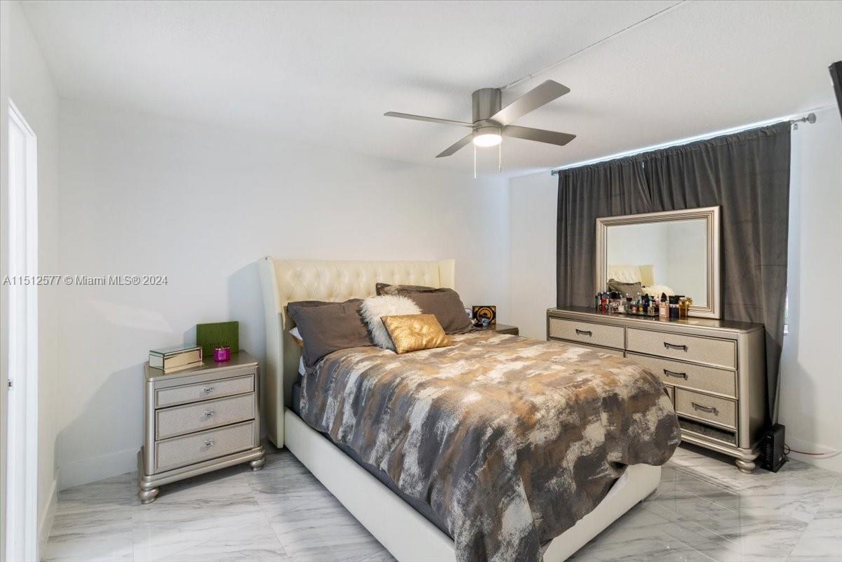 LUDLUM LAKE CONDO BLDG B - Residential