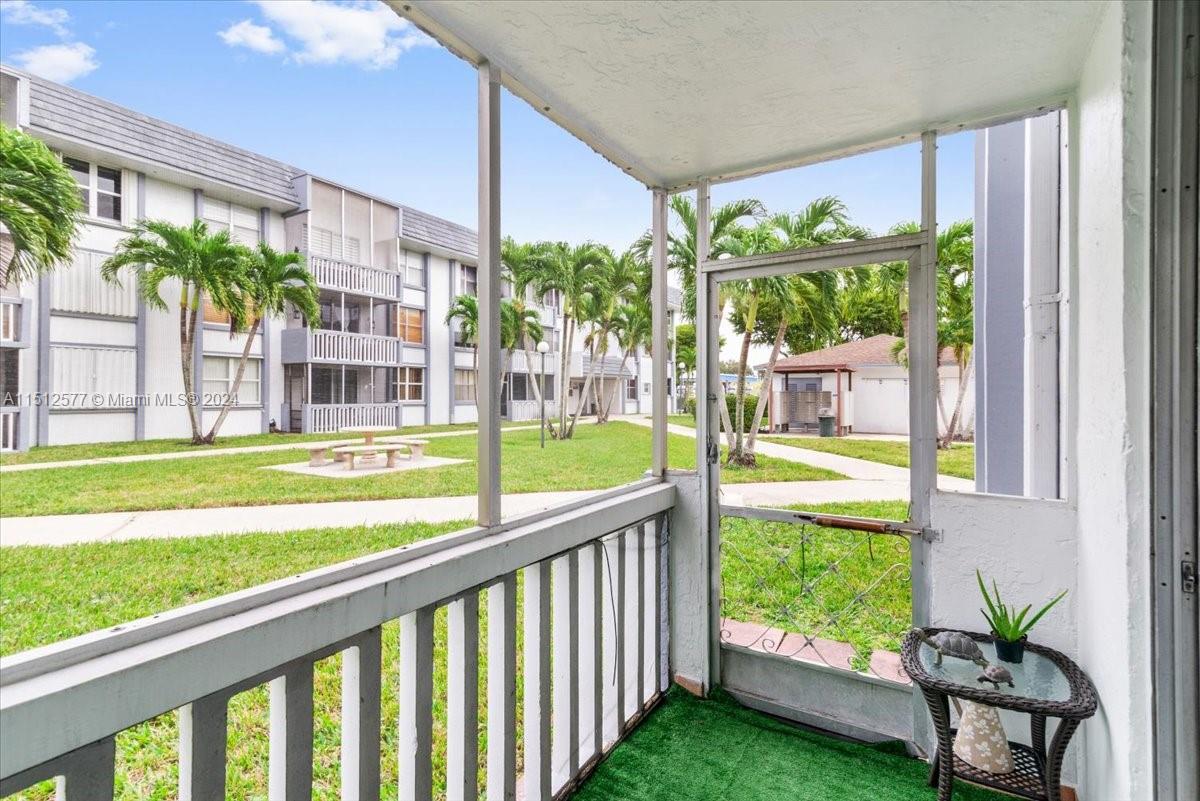 LUDLUM LAKE CONDO BLDG B - Residential
