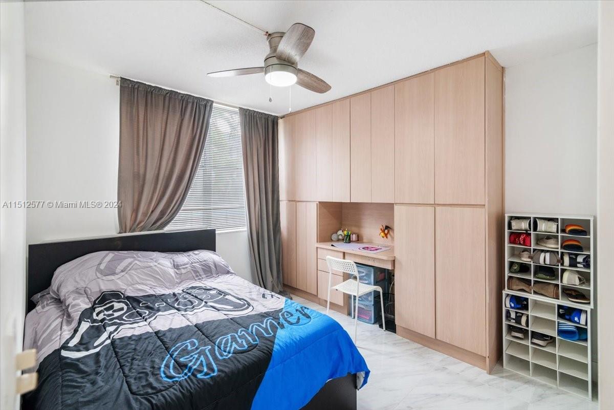 LUDLUM LAKE CONDO BLDG B - Residential