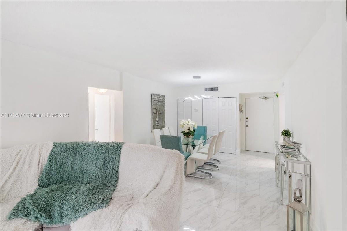 LUDLUM LAKE CONDO BLDG B - Residential