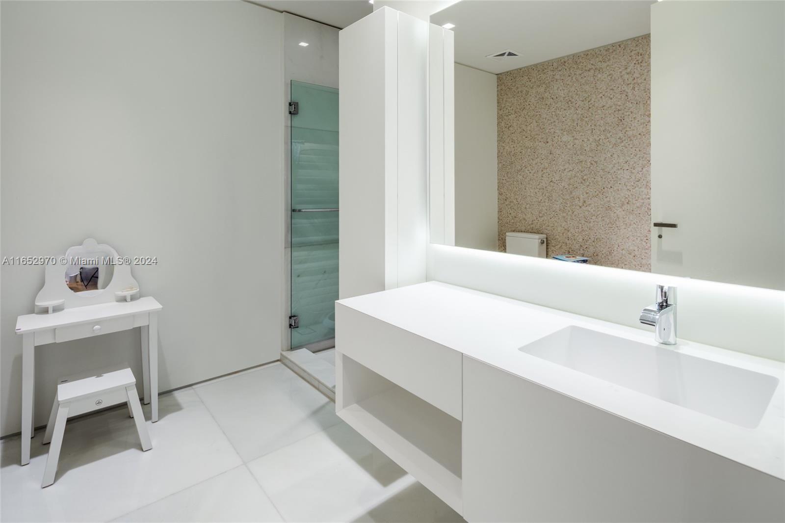OCEANA KEY BISCAYNE CONDO - Residential