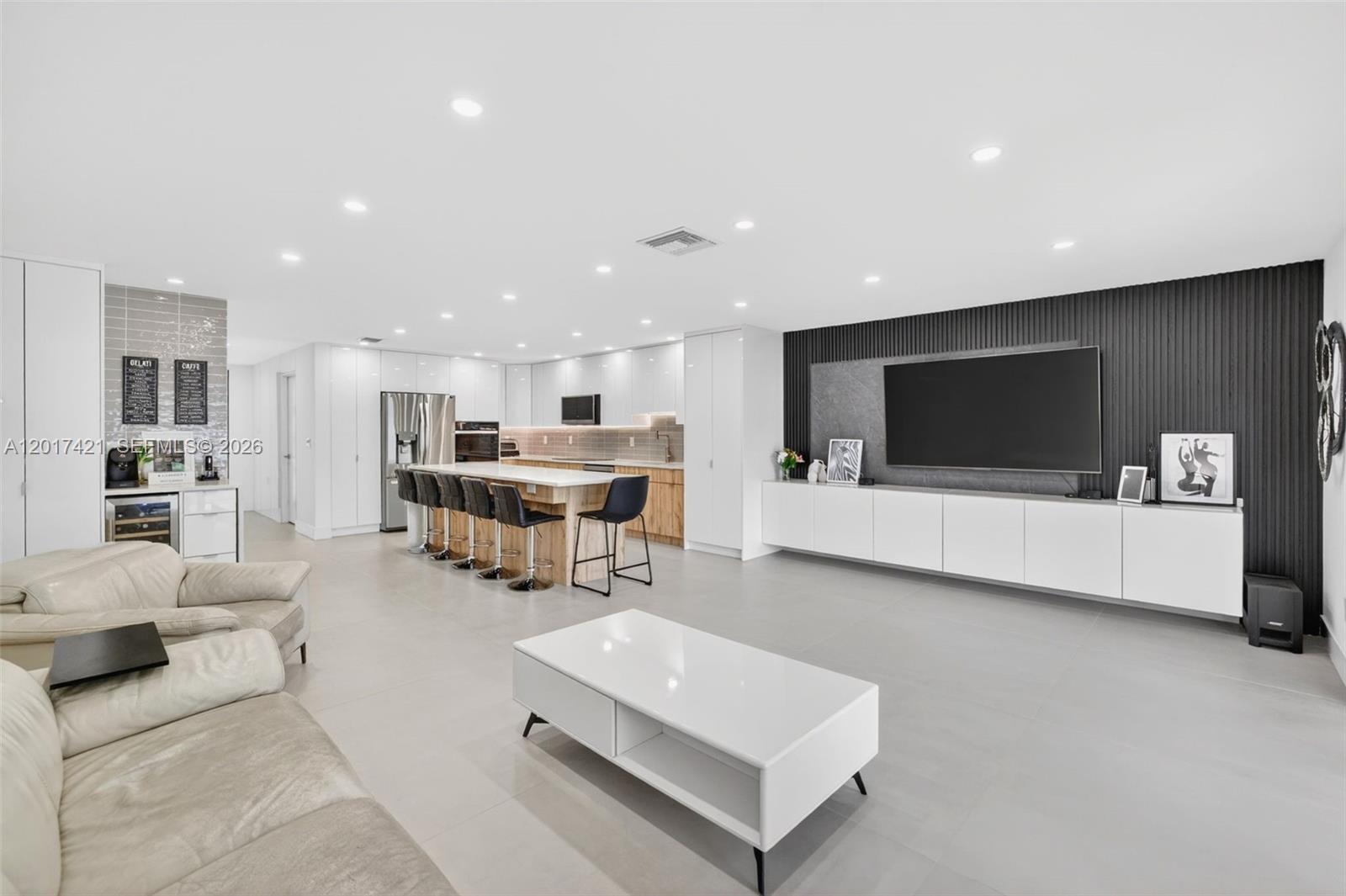 HOLLYWOOD GARDENS - Residential