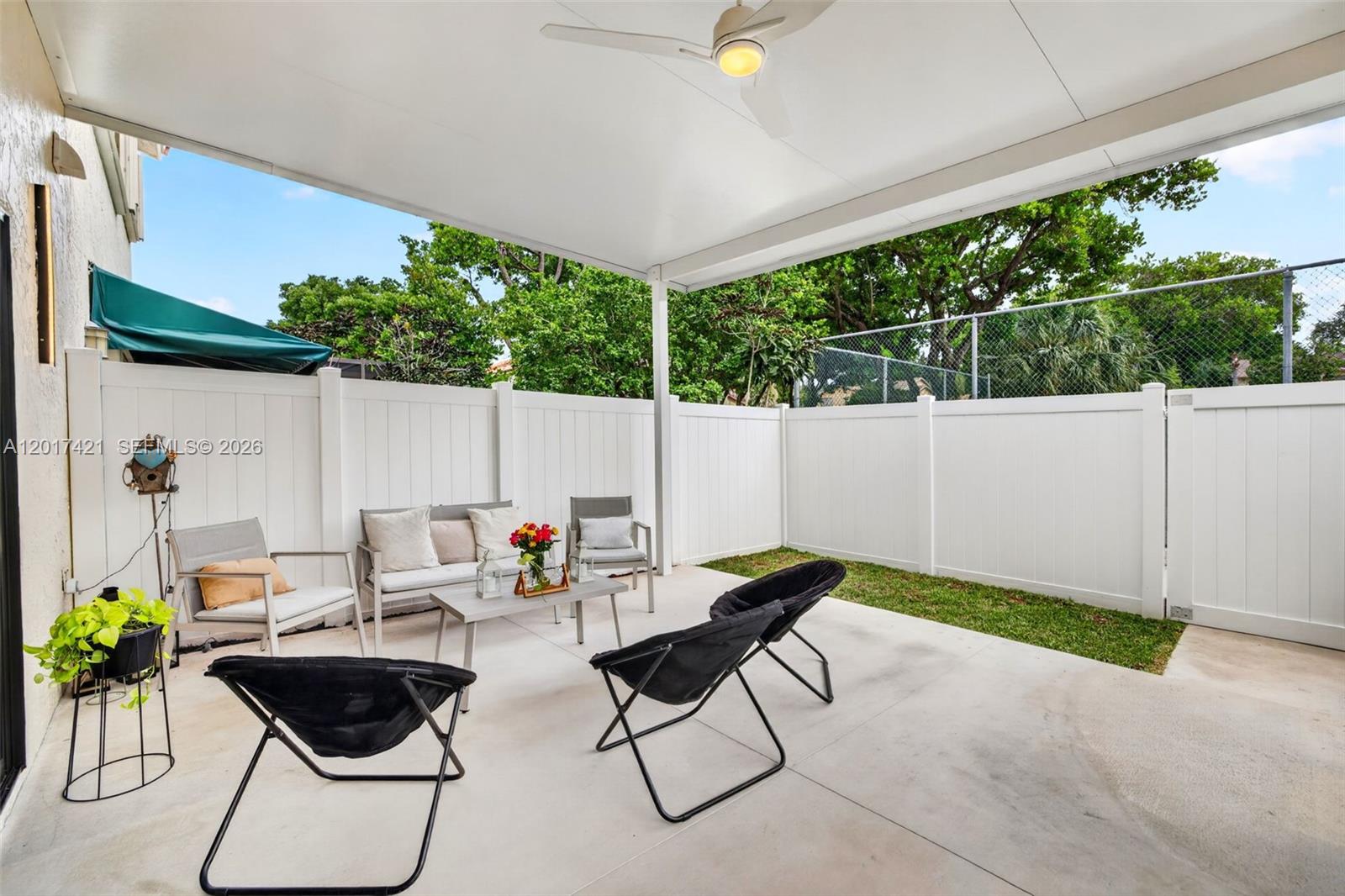 HOLLYWOOD GARDENS - Residential