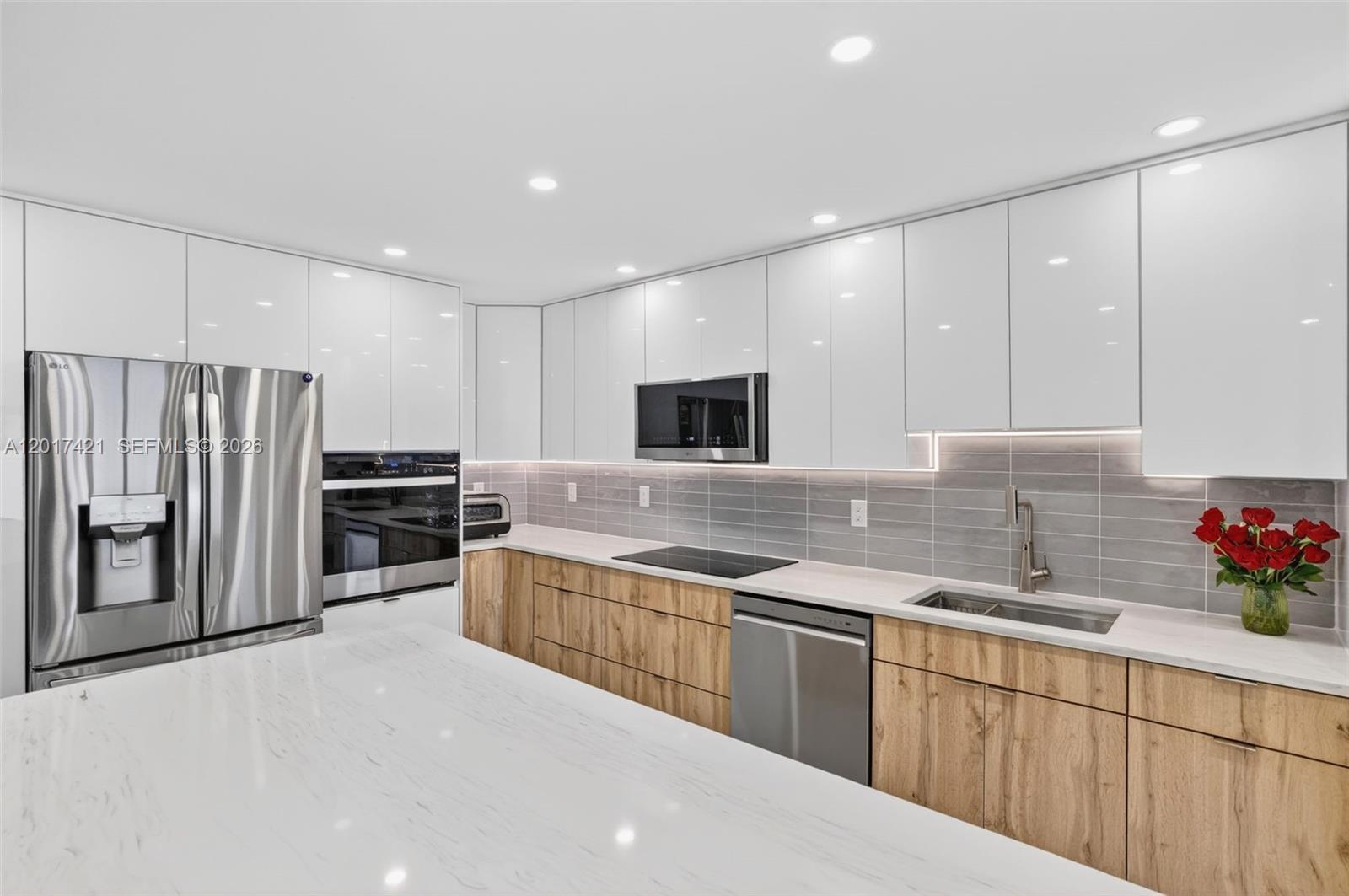 HOLLYWOOD GARDENS - Residential