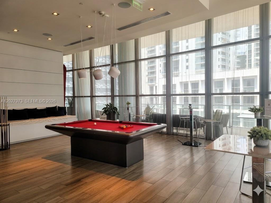 1100 MILLECENTO RESIDENCE - Residential Lease