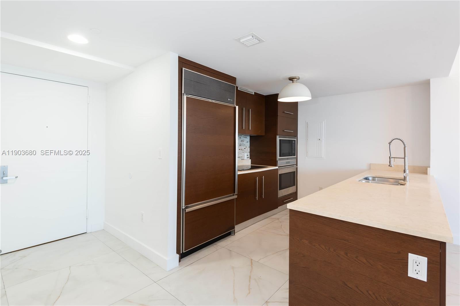 ICONBRICKELL CONDO NO 1 - Residential Lease