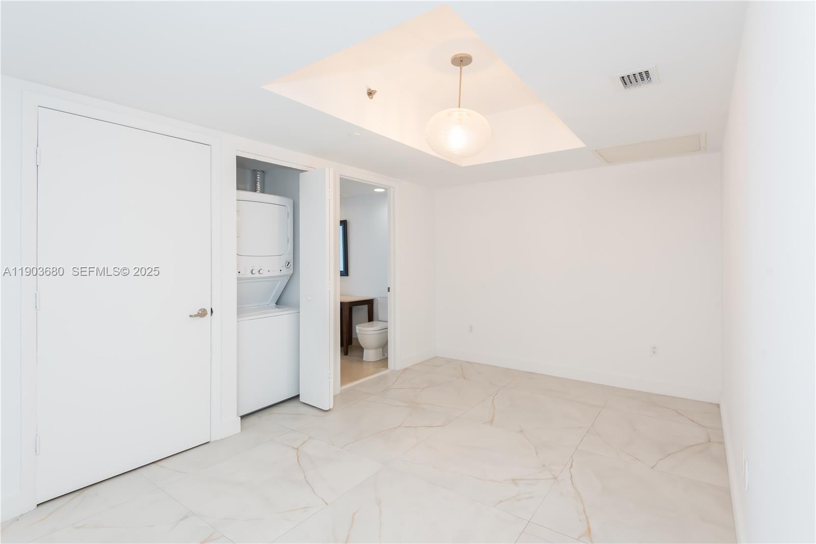ICONBRICKELL CONDO NO 1 - Residential Lease