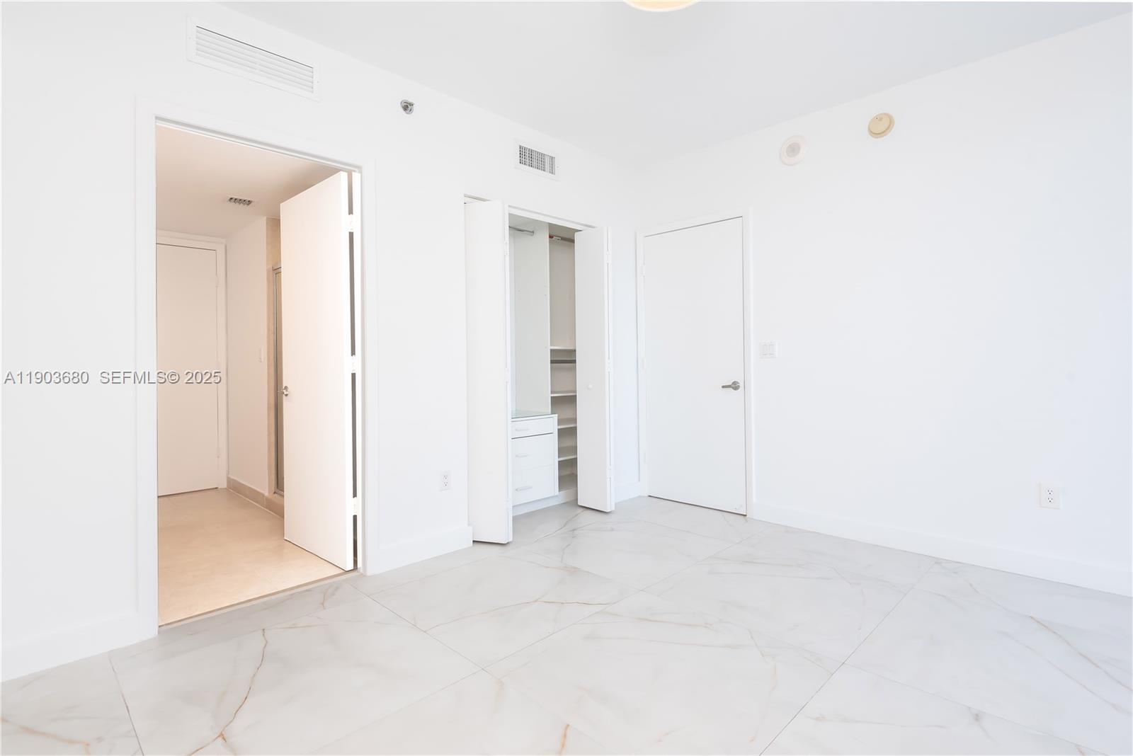 ICONBRICKELL CONDO NO 1 - Residential Lease
