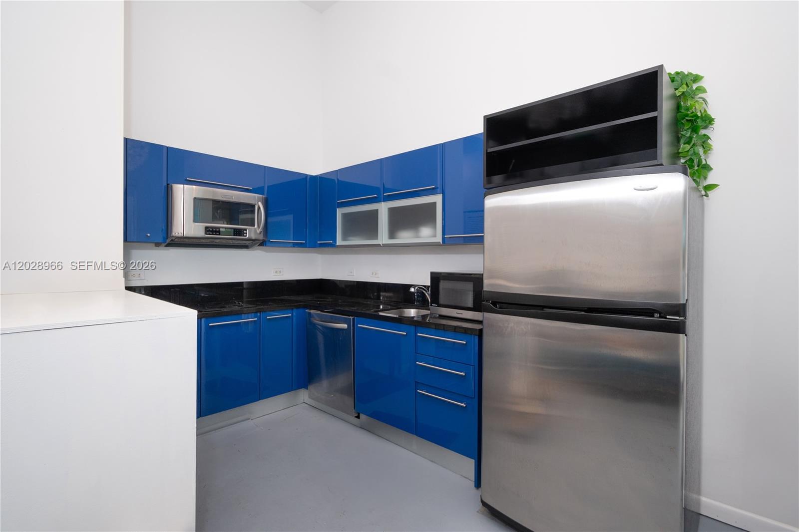 Live in the heart of Downtown Miami.

This furnished studio at Vizcayne South puts you steps from everything that matters. Bayfront Park, Kaseya Center, Bayside Marketplace, the Arsht Center. All within a short walk.
Wake up to skyline views. Grab coffee downstairs. Walk to dinner in Brickell. Catch a Heat game without touching your car.

The unit comes fully furnished. 491 square feet designed for modern city living. One full bath. Assigned parking. Pet friendly up to 20 lbs.

Building amenities include resort-style pool, full spa with hot tub, state-of-the-art fitness center, business center, and 24-hour concierge. Secure entry, doorman, card access.

You get the energy of Downtown without the noise. The Metromover stops next door. Brightline at MiamiCentral connects you to Fort Lauderdale, West Palm, and Orlando in minutes. Miami International is 15 minutes away.

This is the address professionals choose when they want their time back. No commute. No traffic. Walk out and you are already there.

Ideal for executives, remote professionals, frequent travelers, or anyone who wants a turnkey base in the most connected neighborhood in the city.

Available furnished. Schedule your private showing today.
