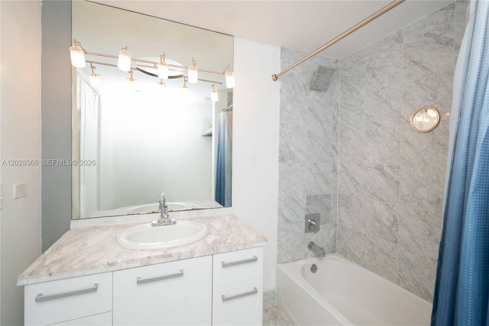 VIZCAYNE SOUTH CONDO - Residential Lease