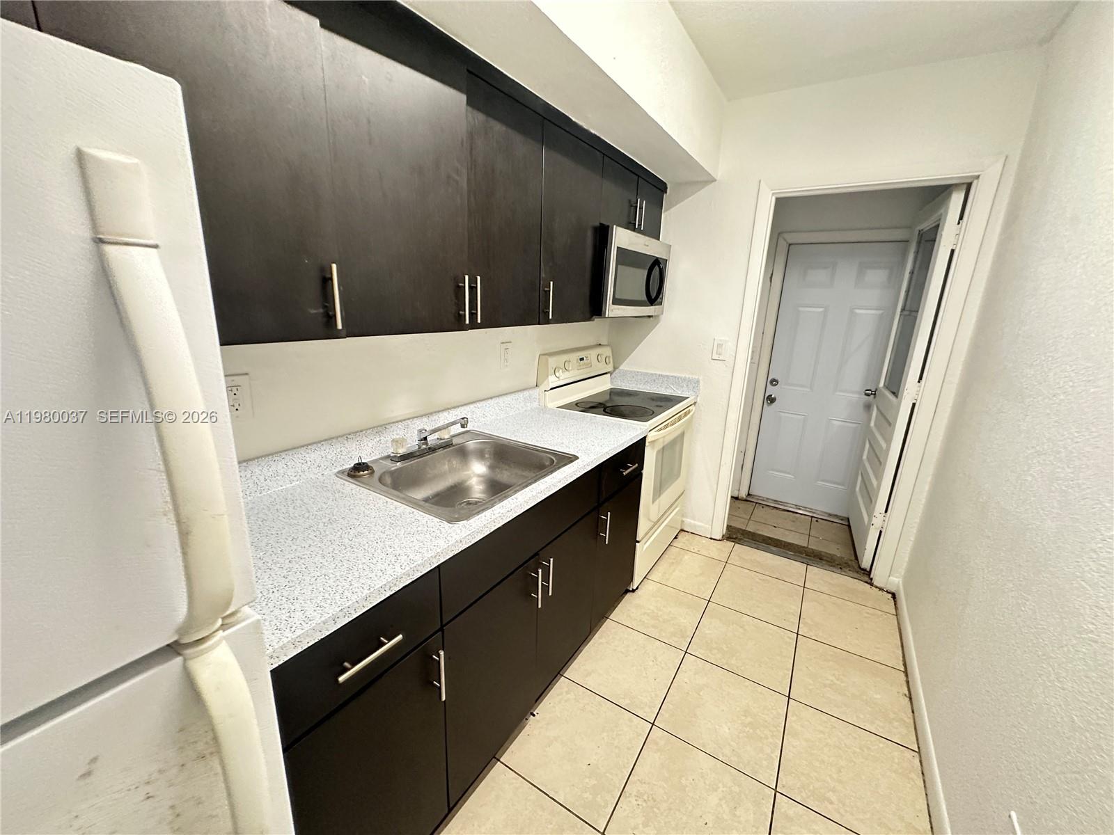 WEST MOORLAND AMD - Residential Lease