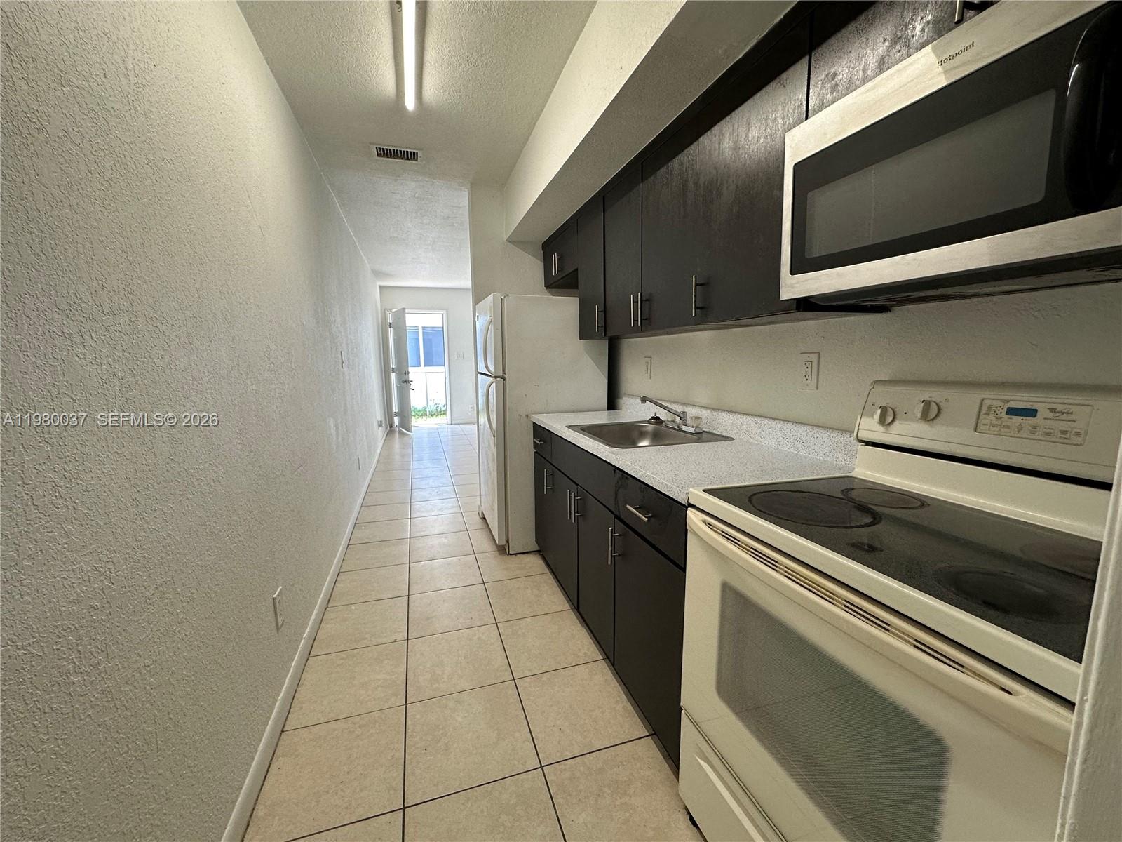 WEST MOORLAND AMD - Residential Lease