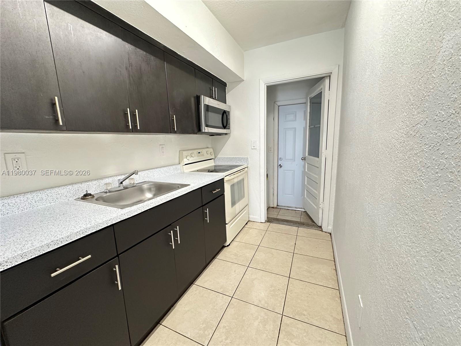WEST MOORLAND AMD - Residential Lease