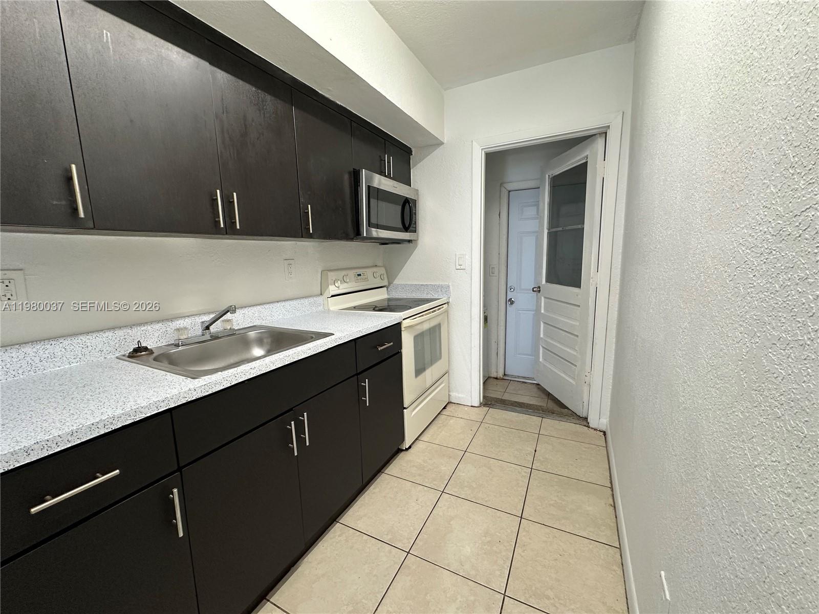 WEST MOORLAND AMD - Residential Lease