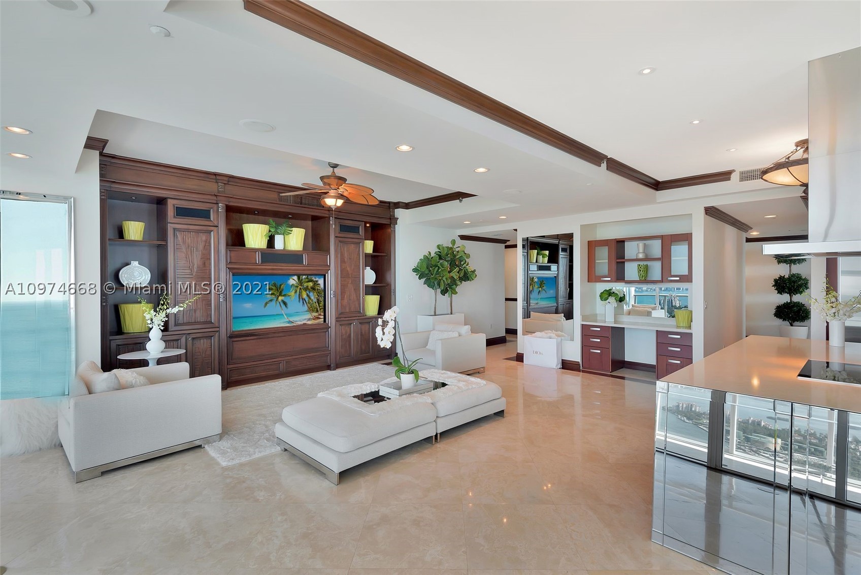 CONTINUUM SOUTH TOWER - Residential