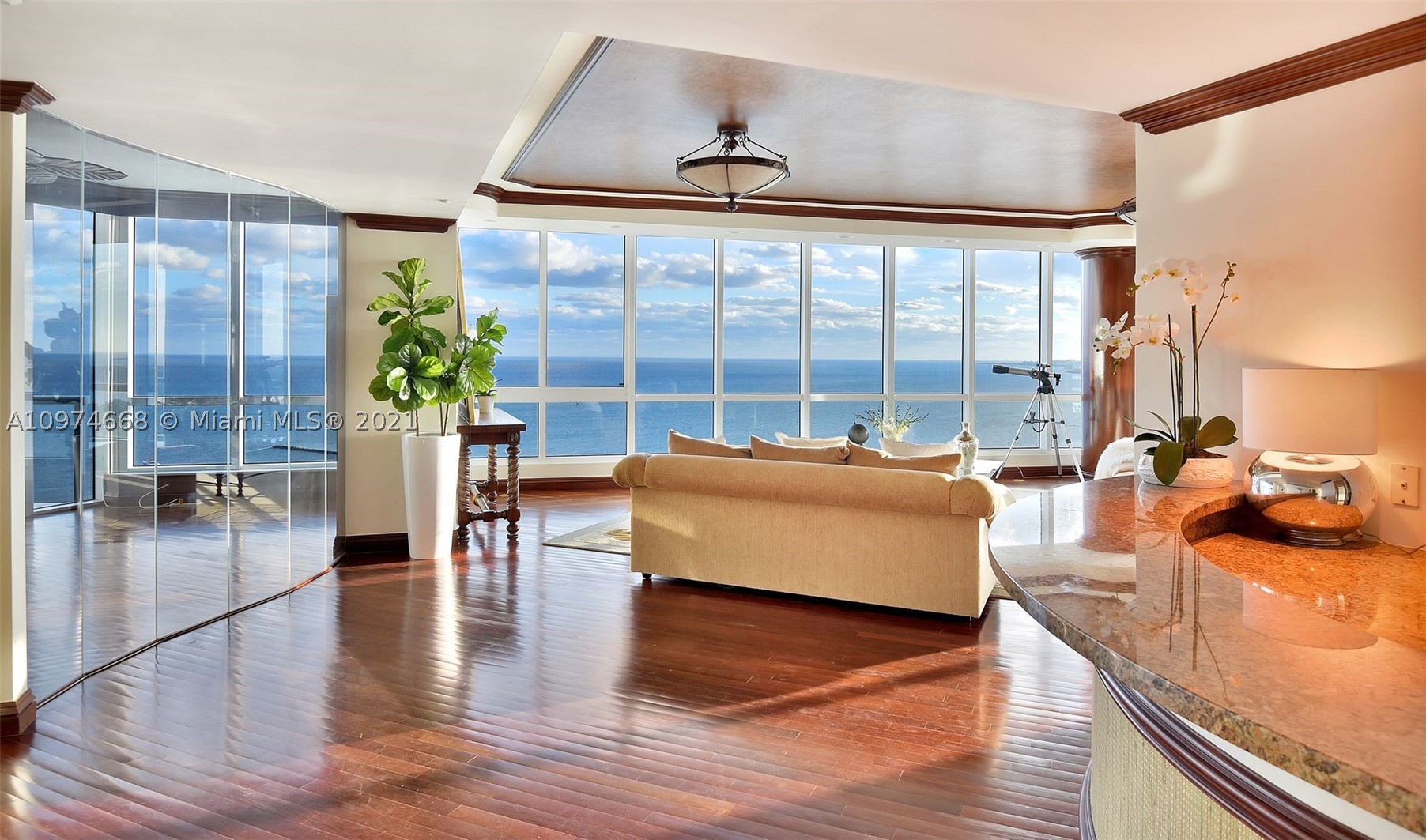 CONTINUUM SOUTH TOWER - Residential
