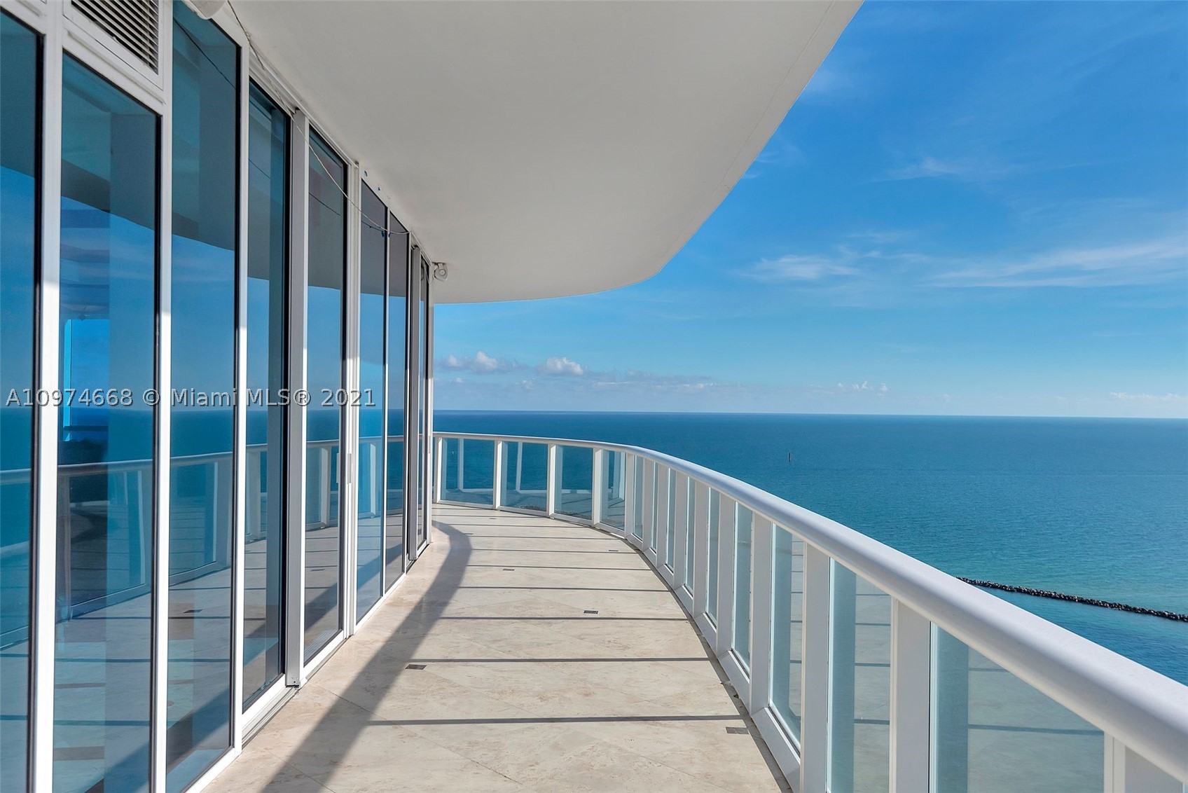 CONTINUUM SOUTH TOWER - Residential