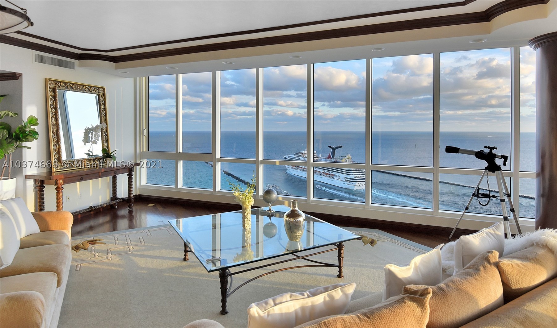 CONTINUUM SOUTH TOWER - Residential